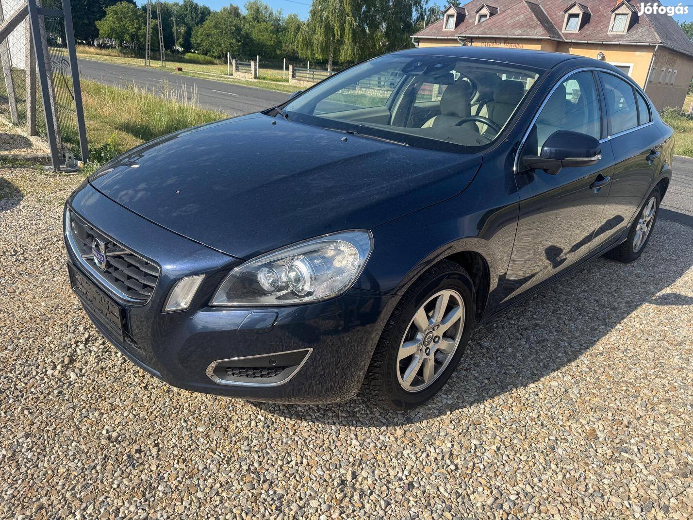 Volvo S60 1.6 [T4] R-Design Automata Váltó. 125...